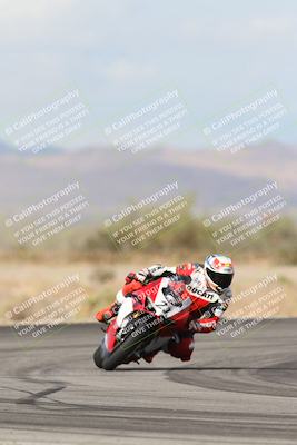 media/Nov-16-2025-Race Pace (Sun) [[8c5fa54630]]/Verified Riders/7-Turn 4 (1155am)/